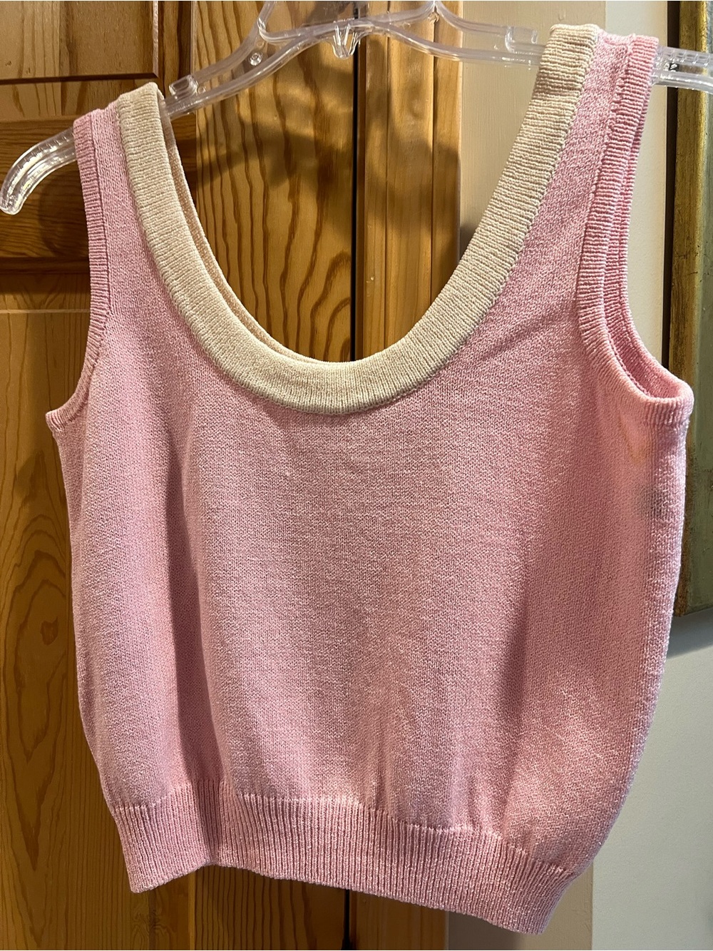 ST. JOHN CAMISOLE, TANK, VEST ~ Round Scoop Neck~Wool Blend~Pink~Size: Med